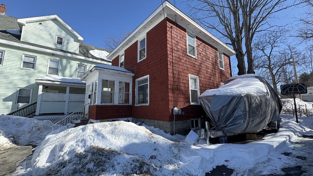 Charming 3-Bed Home with Gleaming Hardwood Floors in Westbrook – Your Cozy Retreat Awaits! - Charming 3-Bed Home with Gleaming Hardwood Floors in Westbrook – Your Cozy Retreat Awaits!