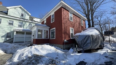 Building Photo - 670 Main St