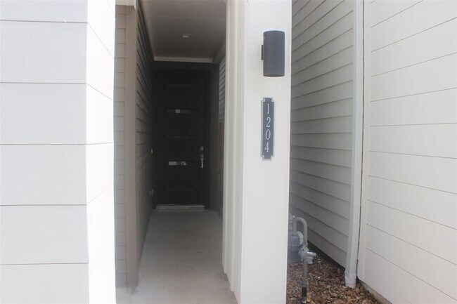 Foto del edificio - 1204 Highland Vineyard Ln