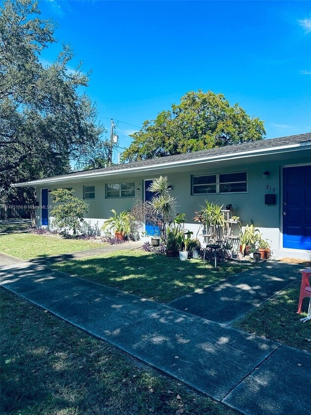 209 SW 1st Ct Unit 209, Dania Beach, FL 33004 Apartment for Rent in