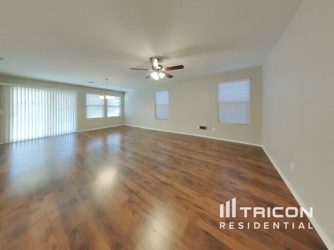 Building Photo - 11940 W El Cortez Pl