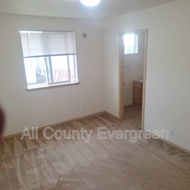 Building Photo - 3110 S 43rd St