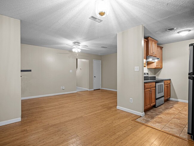 Building Photo - Welcome to Branchwood Townhomes!
