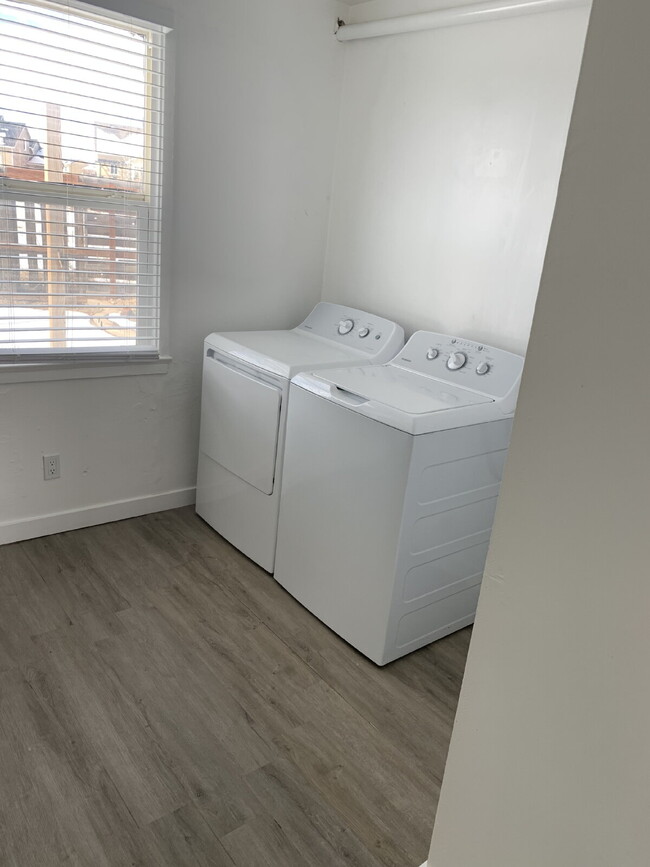 Building Photo - 3 Bedroom One Bath House for Rent