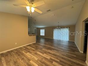 Foto del edificio - 226 Oak Cir