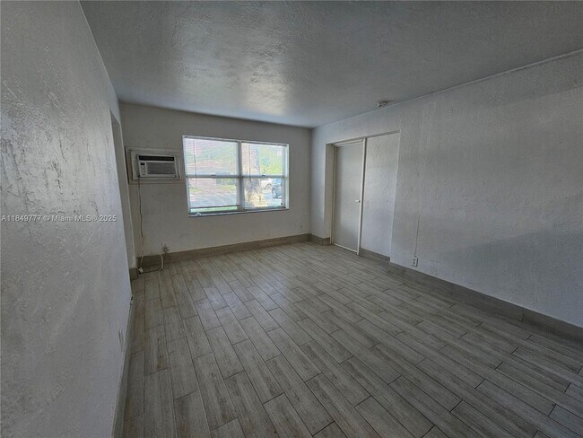 Foto del edificio - 26 SE 13th Terrace