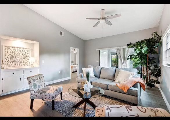 Building Photo - FOR RENT! Light, Bright, Open two bedroom ...