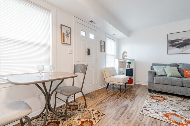 1 habitación, 1 baño, 485 pies cuadrados, comedor - Anchor Court