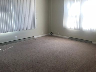 Building Photo - 1016 Vine St. is a cute 2 bedroom 1 bathroom