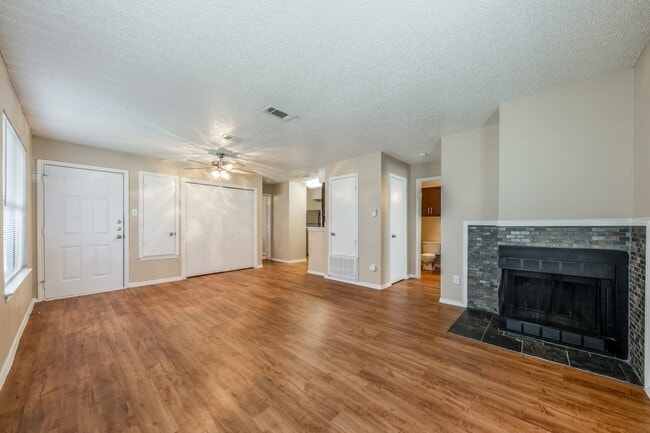 Building Photo - 6511 Melrose Trail