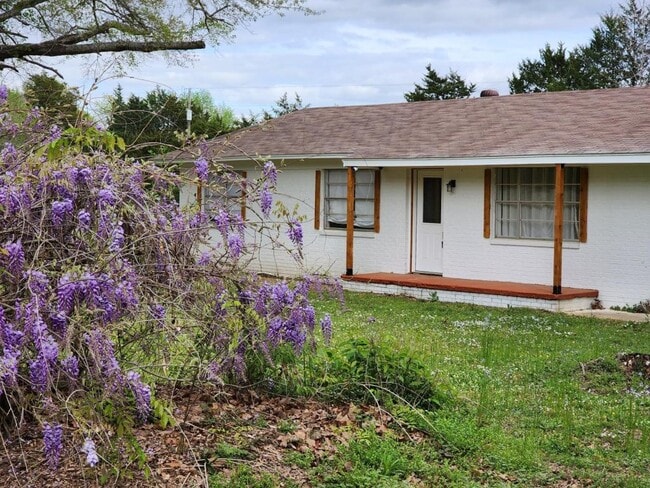 Building Photo - 6367 Orange Rd