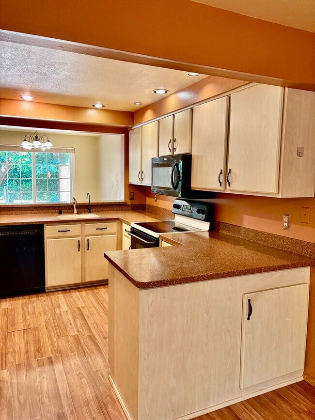 Foto del edificio - 3 Bed / 2.5 Bath Redmond single family hom...