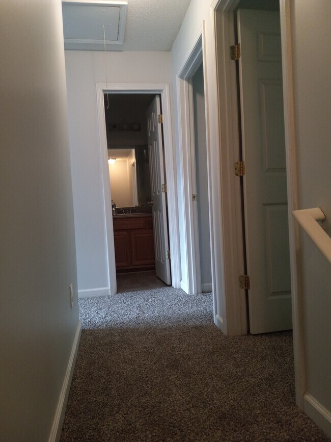 Foto del edificio - 7602 Creekside Ln