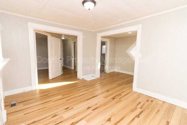 Foto del edificio - 1713 Carson Ave