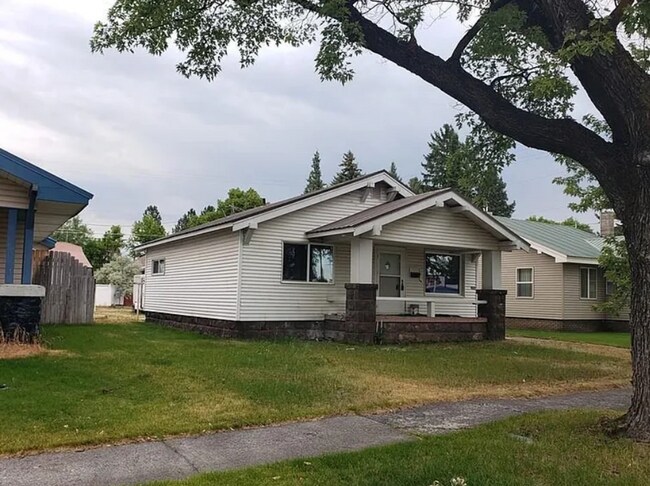 Foto del edificio - CHARMING 2 BED 1 BATH HOME IN ST ANTHONY
