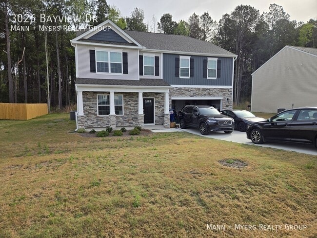 Building Photo - 3026 Bayview Dr