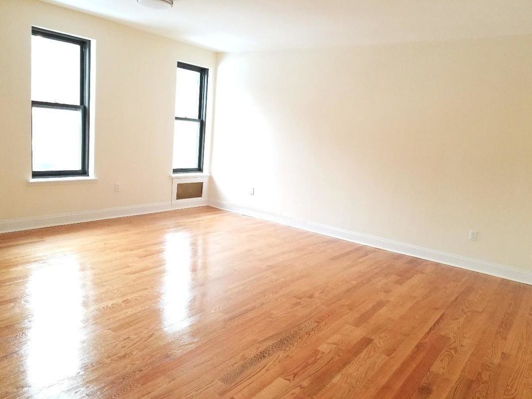 Primary Photo - 203 Riverside Dr