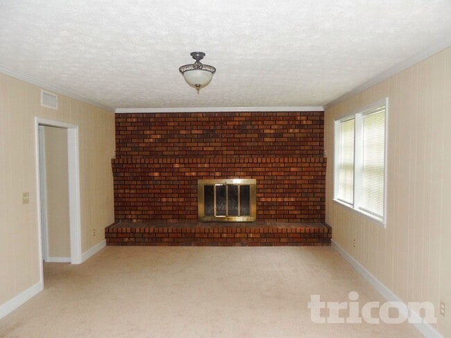Foto del edificio - 1431 Tall Pines Dr