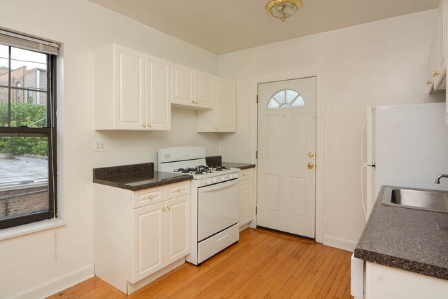 Building Photo - 2953 N Seminary