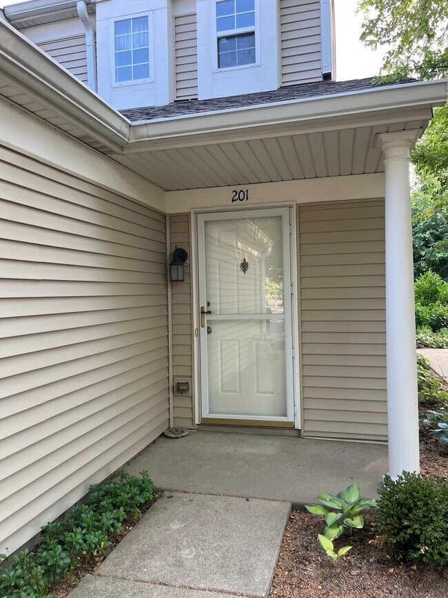 Building Photo - 2451 Sheehan Dr