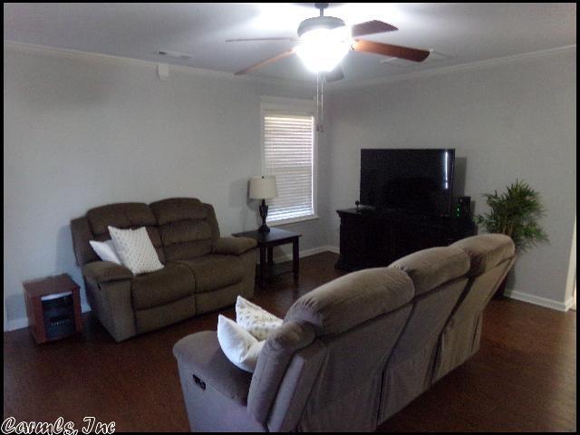 Building Photo - 14473 Skyline Dr