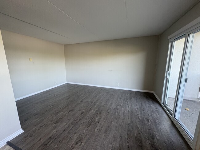 Building Photo - 155 Mystery Lake Dr
