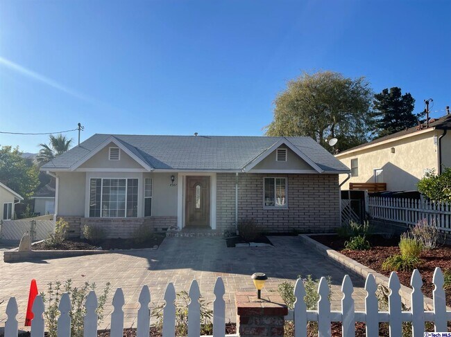 Building Photo - 4547 Rockland Pl