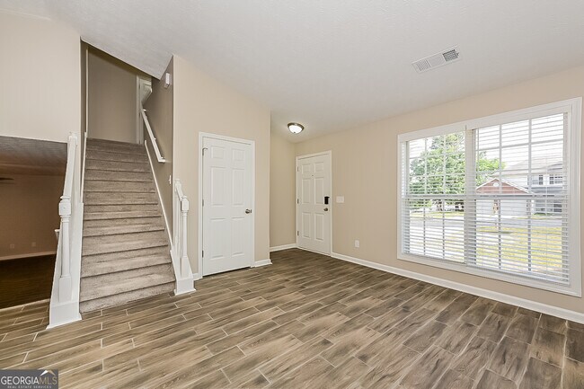 Building Photo - 1547 Enchanted Forest Dr