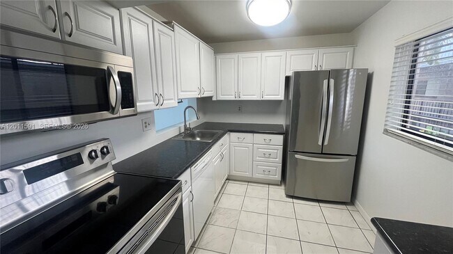 Building Photo - 8540 SW 133rd Avenue Rd