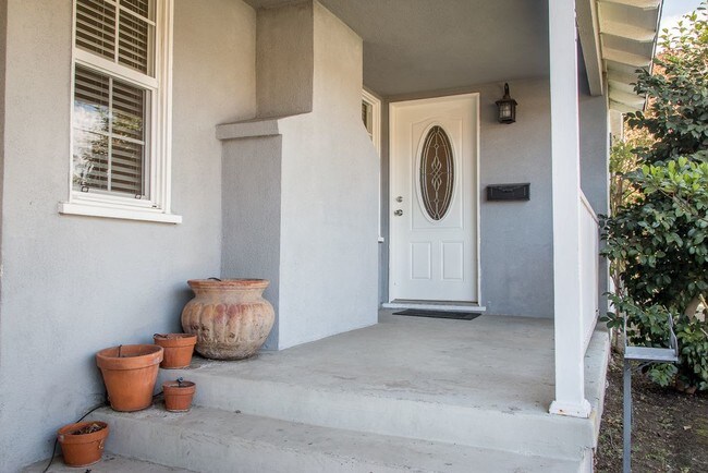 Building Photo - 6335 Murietta Ave