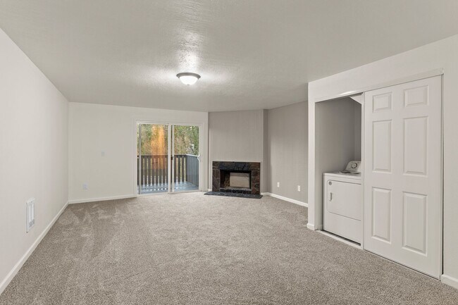 Foto del edificio - RECENTLY UPDATED 2 BEDROOM 1.5 BATH TOWNHOME IN TIGARD!