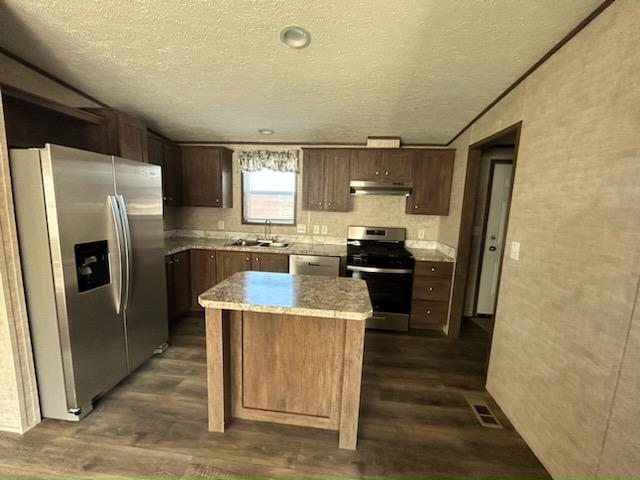 Building Photo - 13 N Roxbury Dr