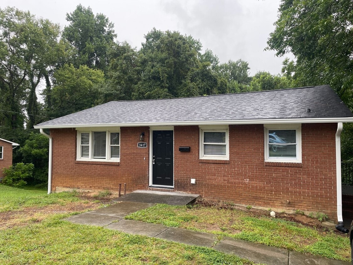 Primary Photo - 1617 Emerald St