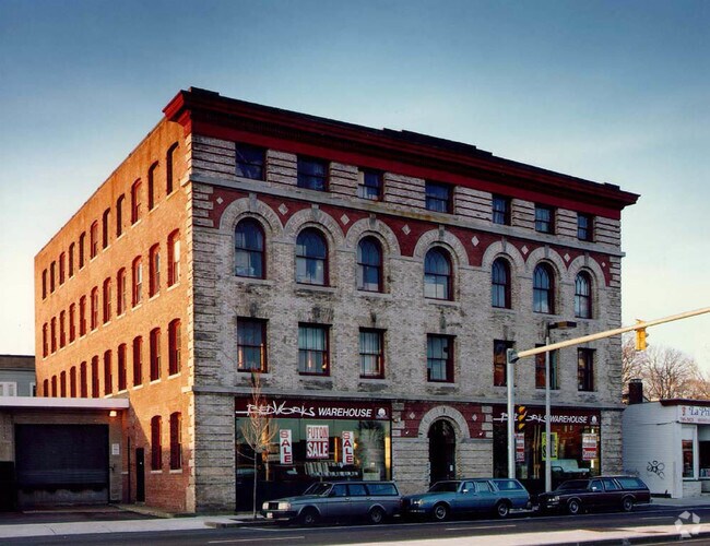 Alternativa con vista al edificio 1 - 244 Brighton Ave