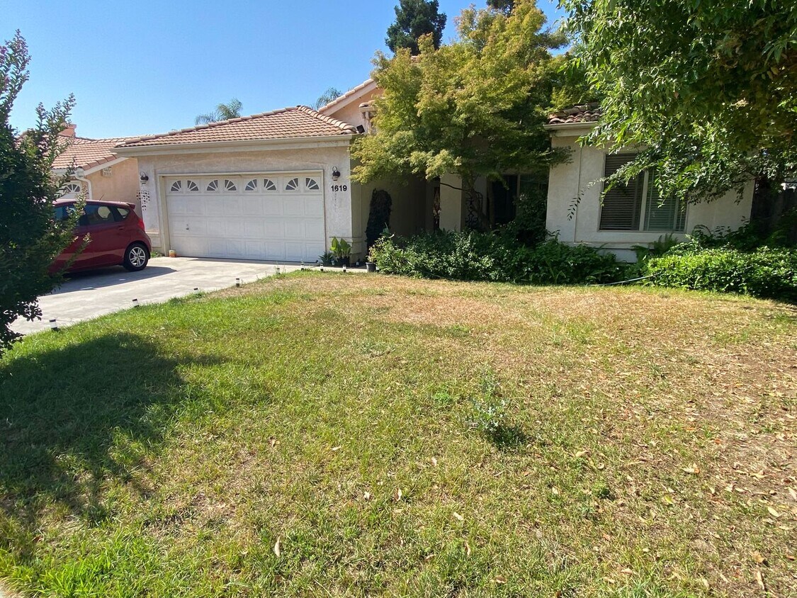 Primary Photo - SE Visalia home coming soon