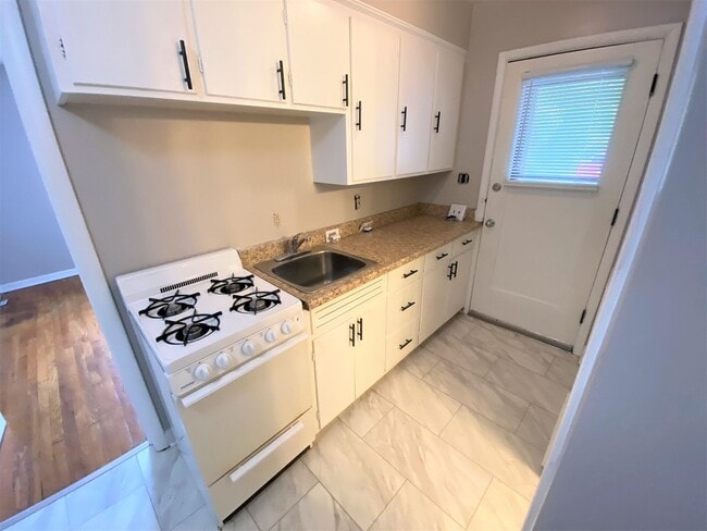 Building Photo - 1 Bedroom ~ Grandview Area