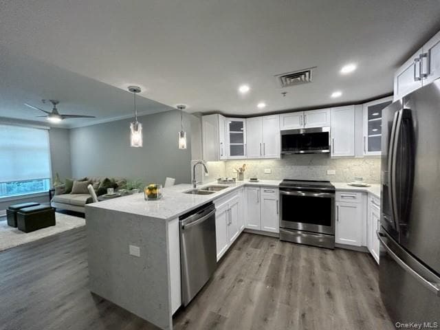 Building Photo - 100 Glen St