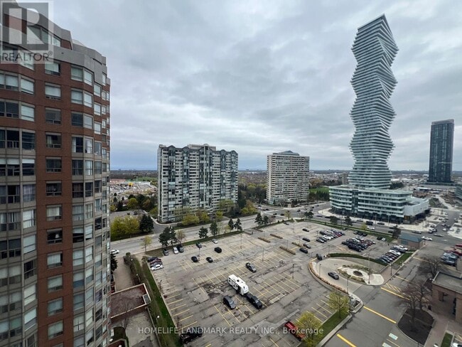 Photo du bâtiment - 330-1330 Burnhamthorpe Rd W