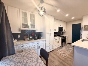 Building Photo - 17 Kopi Ln