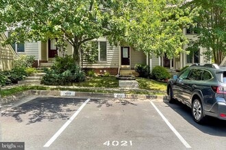 Building Photo - 4021 Lake Glen Rd