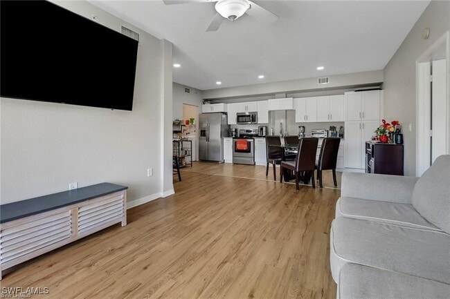 Building Photo - 6361 Aragon Way