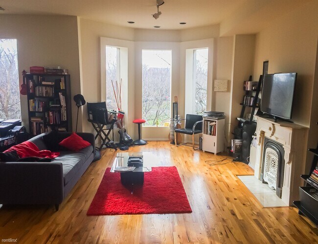 Building Photo - 2 br, 1 bath  - 1433 N Wicker Park Ave 1433-3