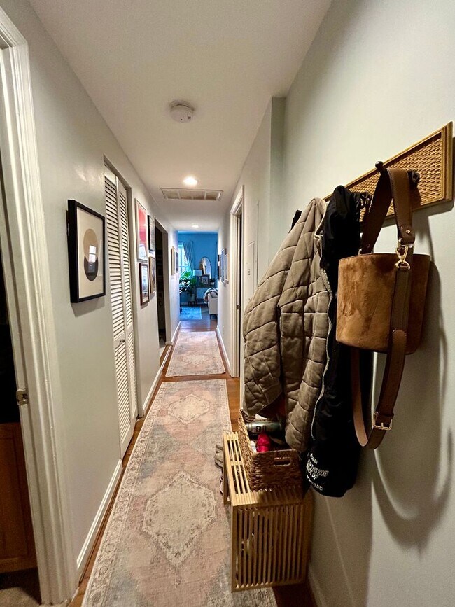 Foto del edificio - Beautiful Dupont 1Br w/ Historic Charm, 97 Walkscore!