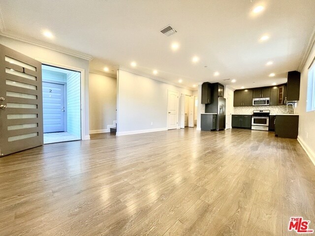 Foto del edificio - 7111 S La Cienega Blvd