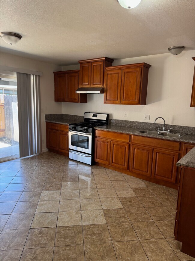 Foto del edificio - 5131 Merle St