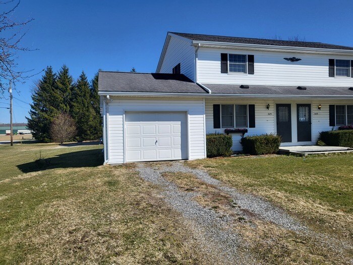 325 Brewster Rd, New Castle, PA 16102 Townhome Rentals in New Castle