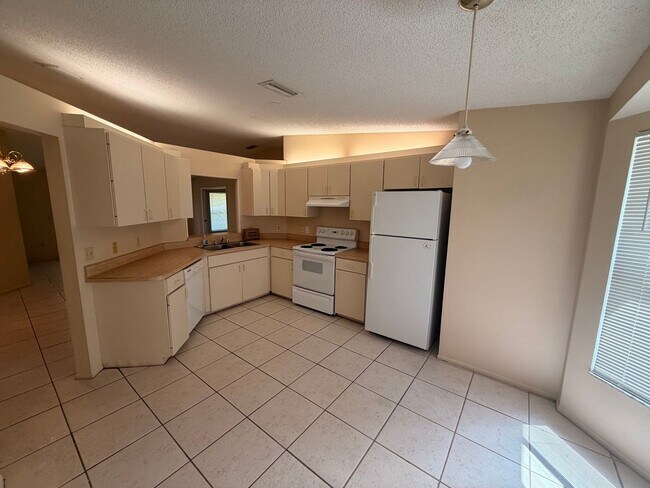 Foto del edificio - Great 3/2 Ready to rent!