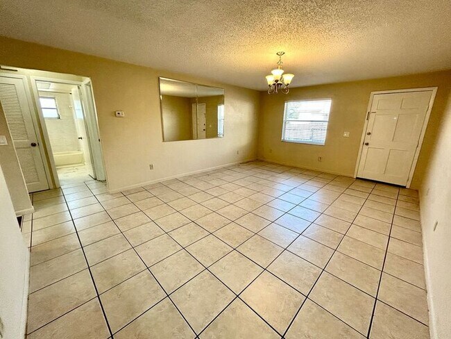 Foto del edificio - 2648 South Dr