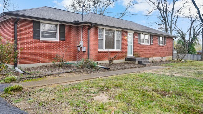 Building Photo - 2927 Hillhurst Drive, Nashville, TN 37207