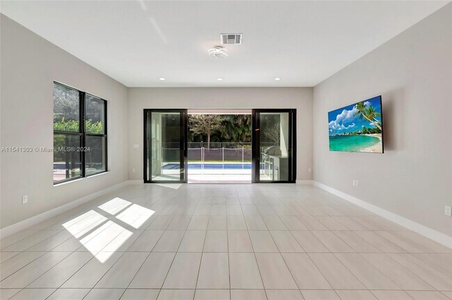 Foto del edificio - 8778 Quiet Inlet Ln